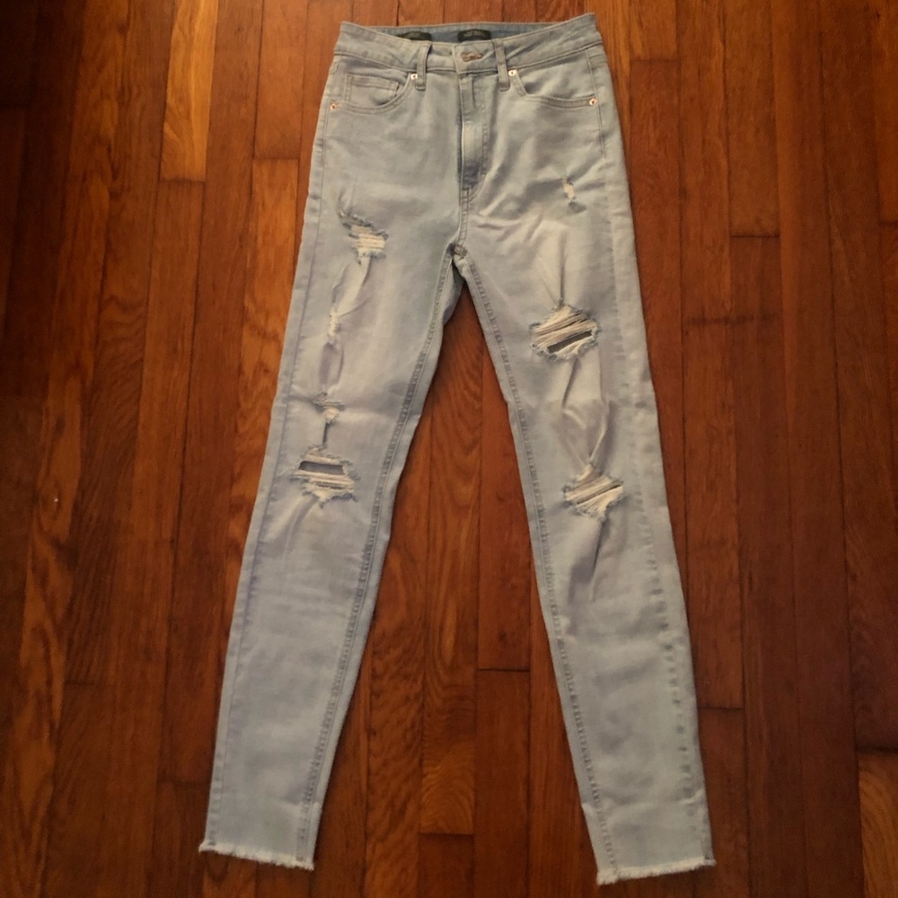 High rise distressed jeans NWOT